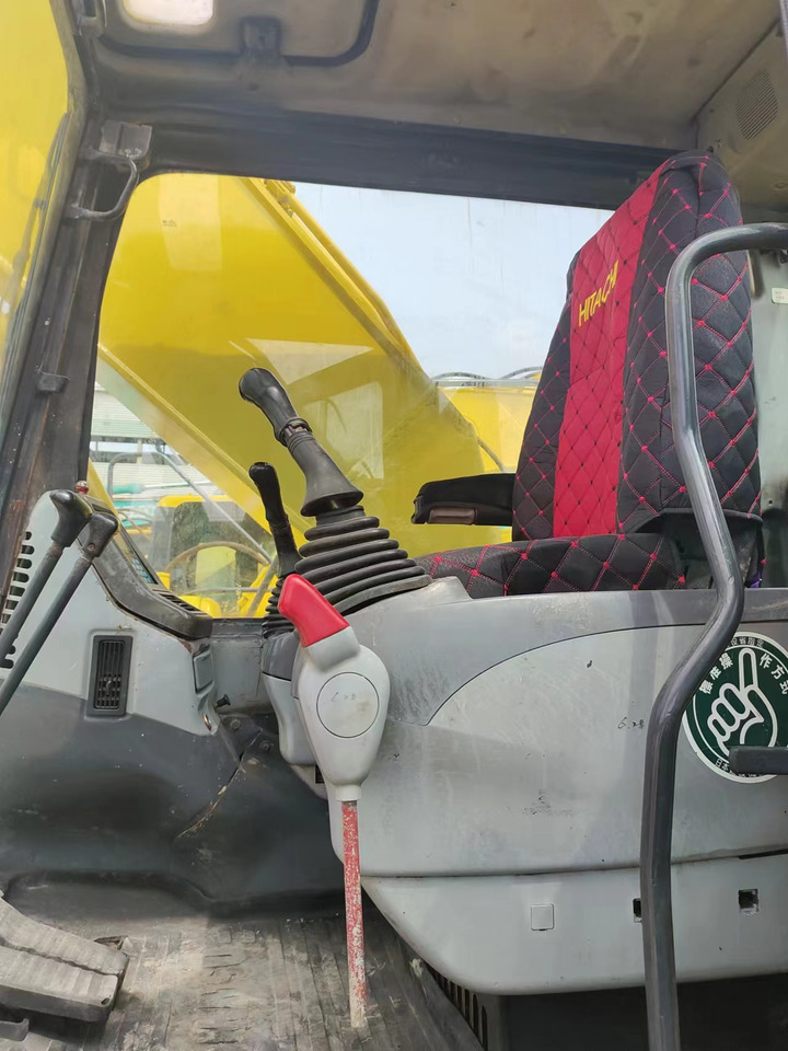 KOMATSU PC200-7 - حفار زحاف: صورة 3 KOMATSU PC200-7 - حفار زحاف: صورة 3