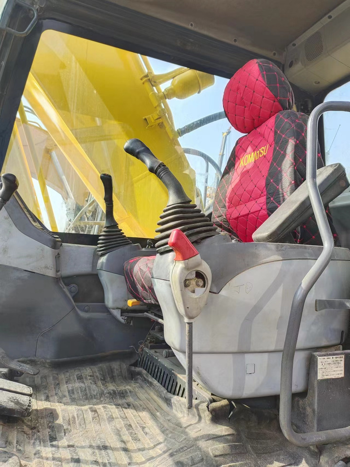 KOMATSU PC200-7 - حفار زحاف: صورة 3 KOMATSU PC200-7 - حفار زحاف: صورة 3