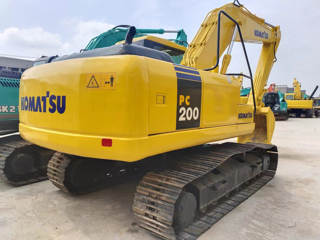 KOMATSU PC200-7 - حفار زحاف: صورة 2 KOMATSU PC200-7 - حفار زحاف: صورة 2