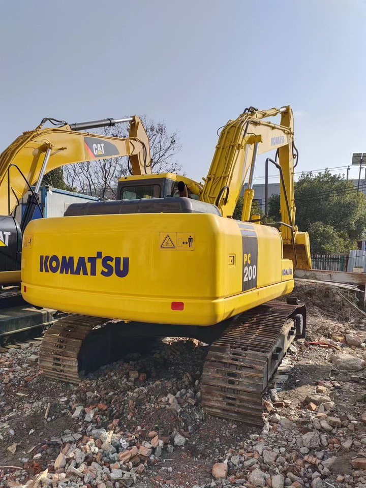 KOMATSU PC200-7 - حفار زحاف: صورة 2 KOMATSU PC200-7 - حفار زحاف: صورة 2