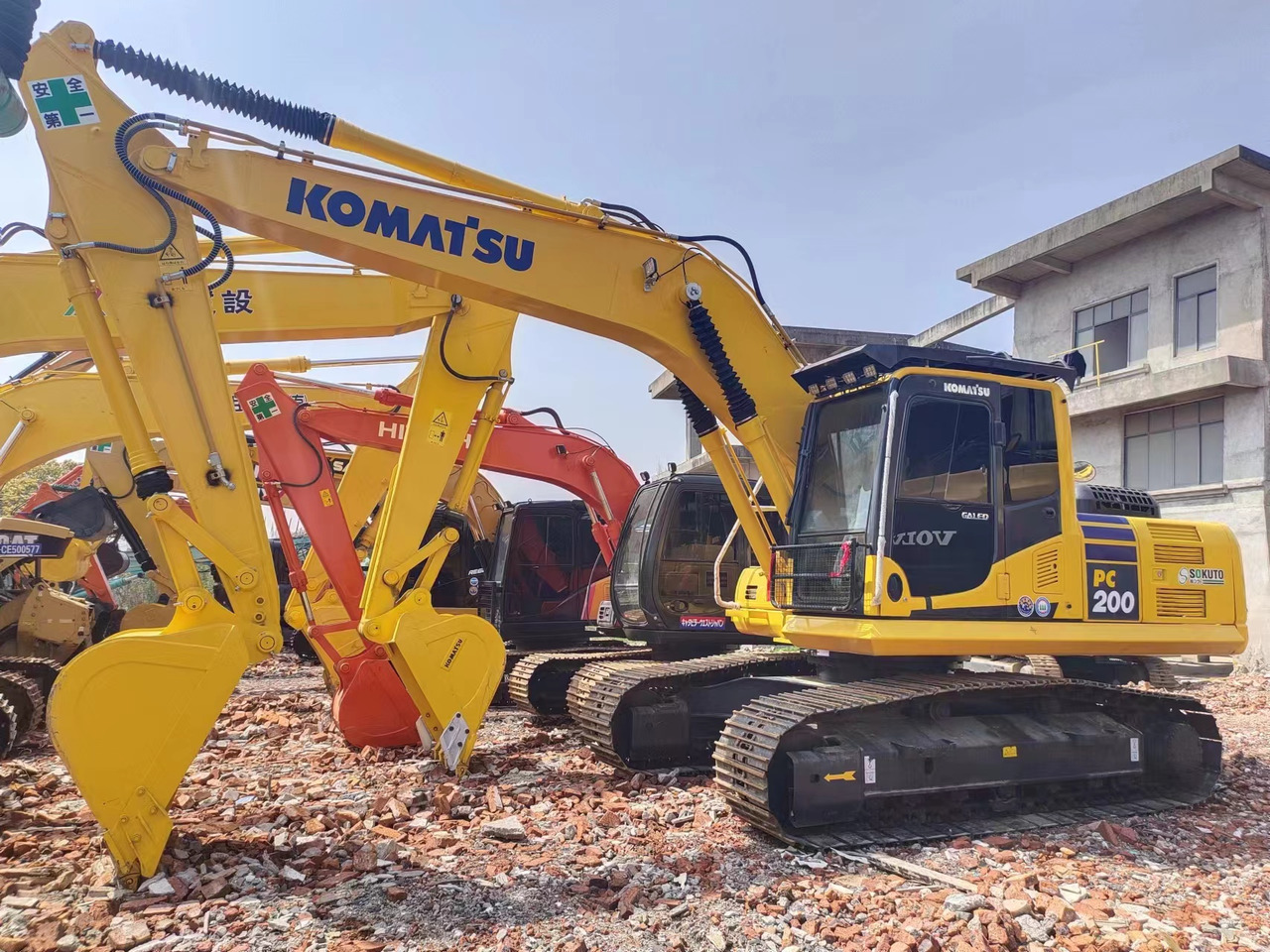 KOMATSU PC200-8N1 - حفار زحاف: صورة 2 KOMATSU PC200-8N1 - حفار زحاف: صورة 2