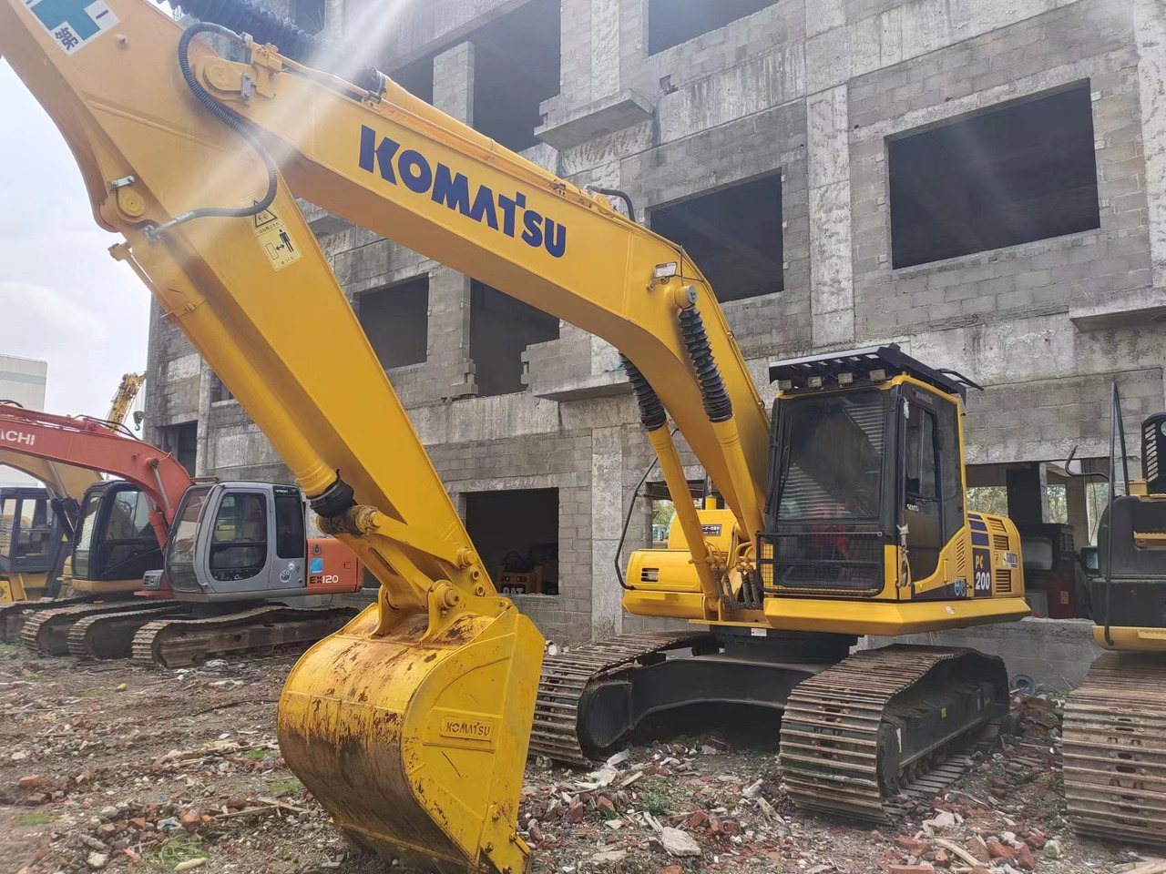 KOMATSU PC200-8N1 - حفار زحاف: صورة 5 KOMATSU PC200-8N1 - حفار زحاف: صورة 5