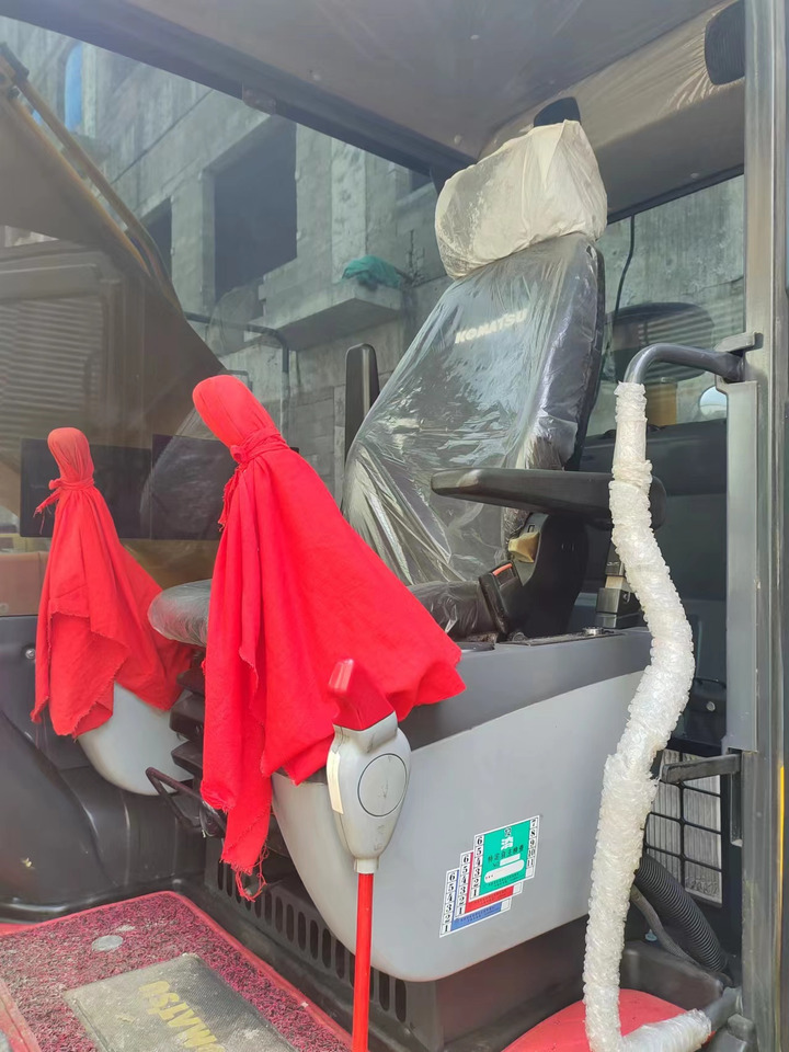 KOMATSU PC200-8N1 - حفار زحاف: صورة 4 KOMATSU PC200-8N1 - حفار زحاف: صورة 4