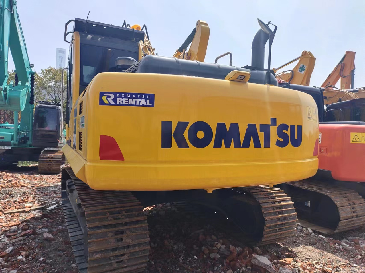 حفار زحاف KOMATSU PC200-8N1: صورة 7