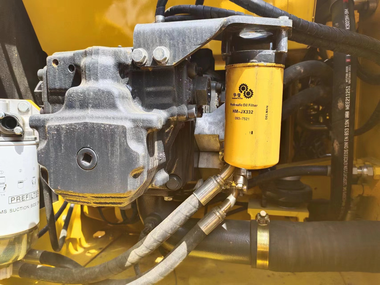 حفار زحاف KOMATSU PC200-8N1: صورة 6