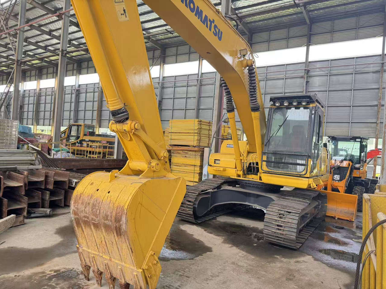 KOMATSU PC200-8 - حفار زحاف: صورة 5 KOMATSU PC200-8 - حفار زحاف: صورة 5