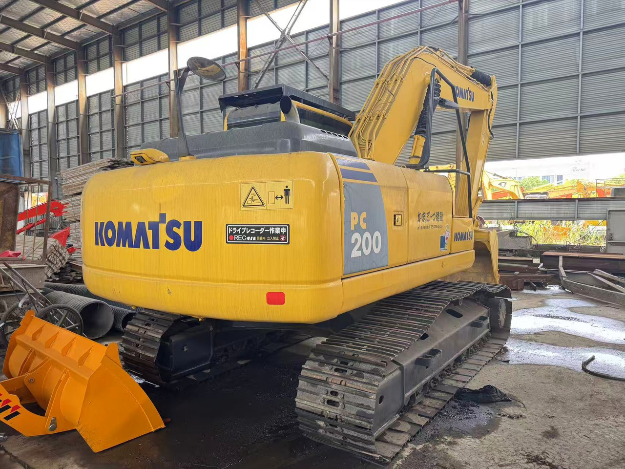 KOMATSU PC200-8 - حفار زحاف: صورة 2 KOMATSU PC200-8 - حفار زحاف: صورة 2