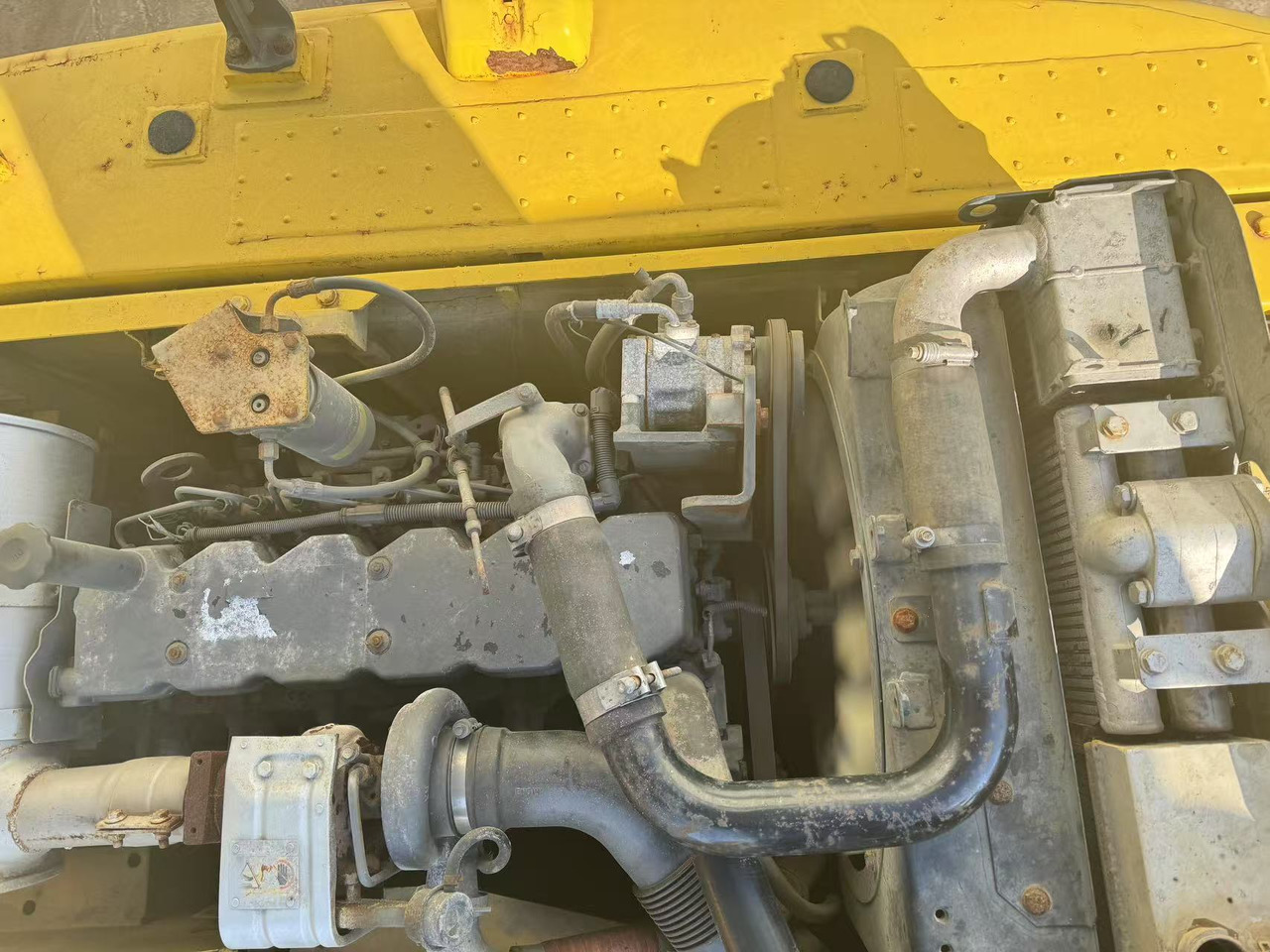 حفار زحاف KOMATSU PC200-8: صورة 7