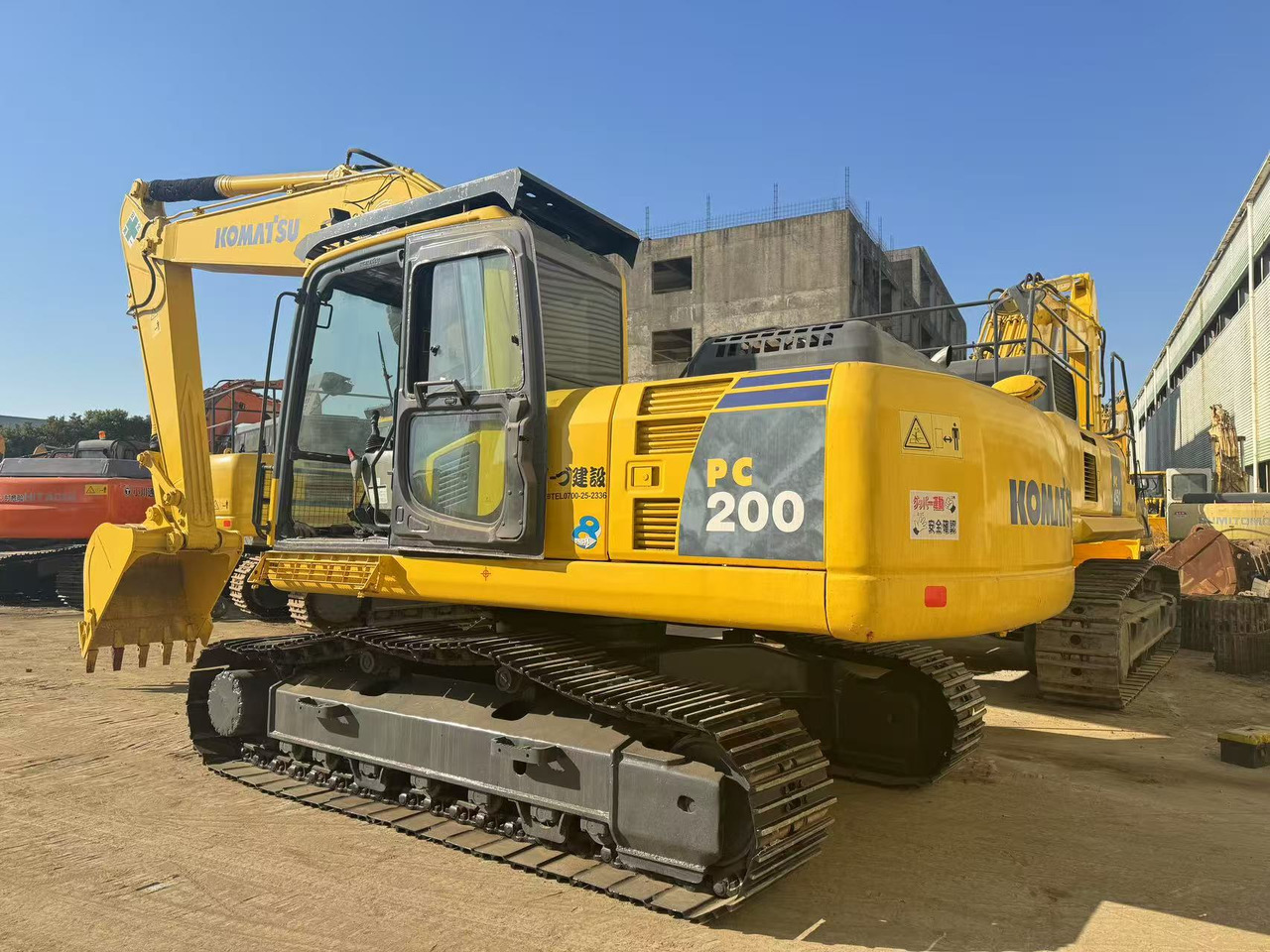 KOMATSU PC200-8 - حفار زحاف: صورة 2 KOMATSU PC200-8 - حفار زحاف: صورة 2