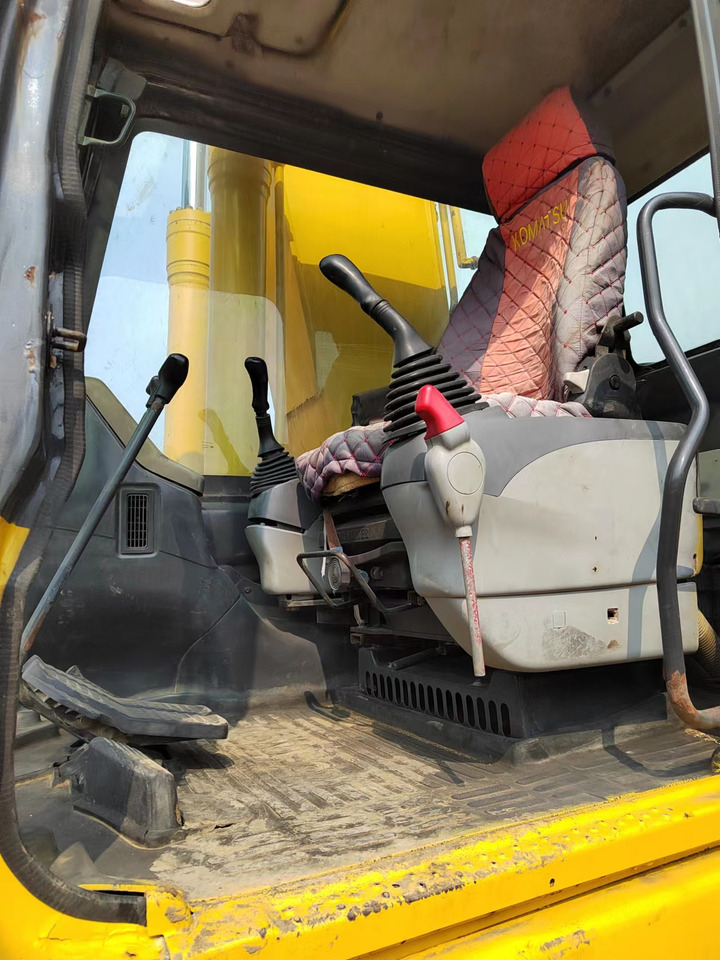 KOMATSU PC220-7 PC200-7 - حفار زحاف: صورة 4 KOMATSU PC220-7 PC200-7 - حفار زحاف: صورة 4
