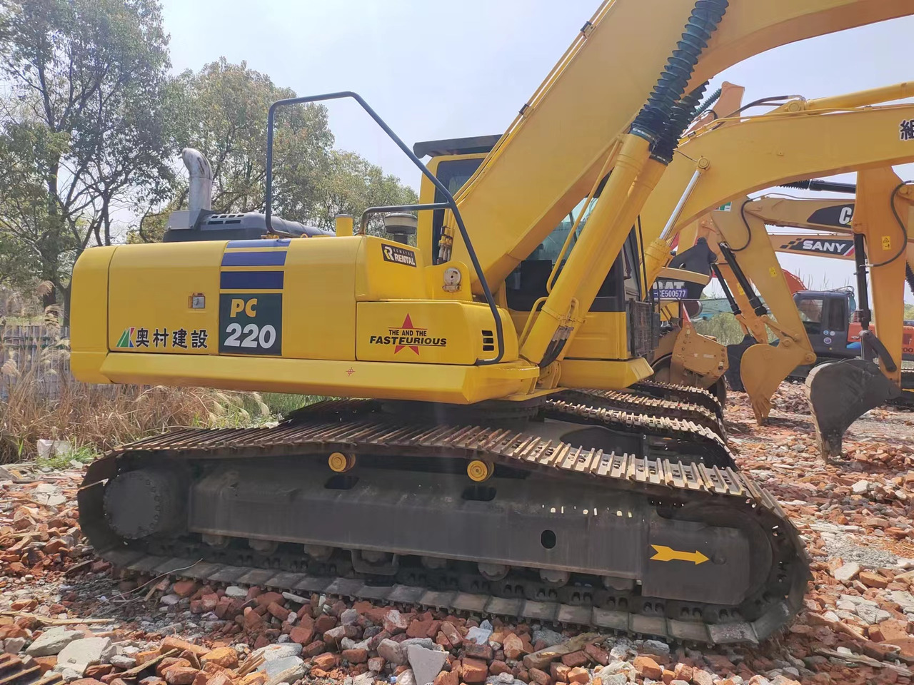 KOMATSU PC220-8 - حفار زحاف: صورة 2 KOMATSU PC220-8 - حفار زحاف: صورة 2