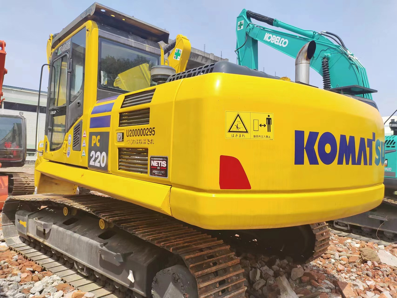 KOMATSU PC220-8 - حفار زحاف: صورة 5 KOMATSU PC220-8 - حفار زحاف: صورة 5