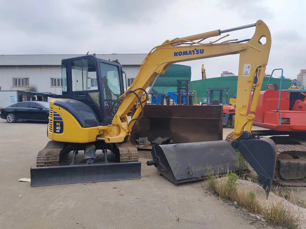 KOMATSU PC40MR - حفارة مُصَّغرة: صورة 3 KOMATSU PC40MR - حفارة مُصَّغرة: صورة 3