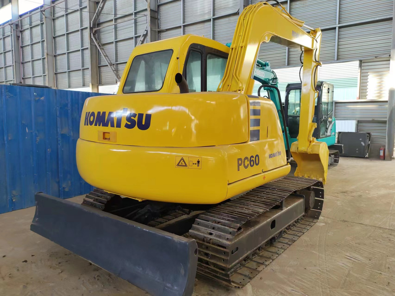 KOMATSU PC60-7 - حفار زحاف: صورة 3 KOMATSU PC60-7 - حفار زحاف: صورة 3