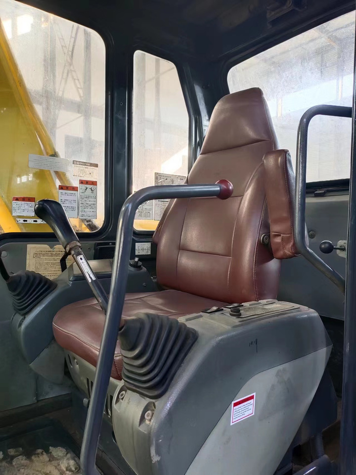 KOMATSU PC60-7 - حفار زحاف: صورة 4 KOMATSU PC60-7 - حفار زحاف: صورة 4