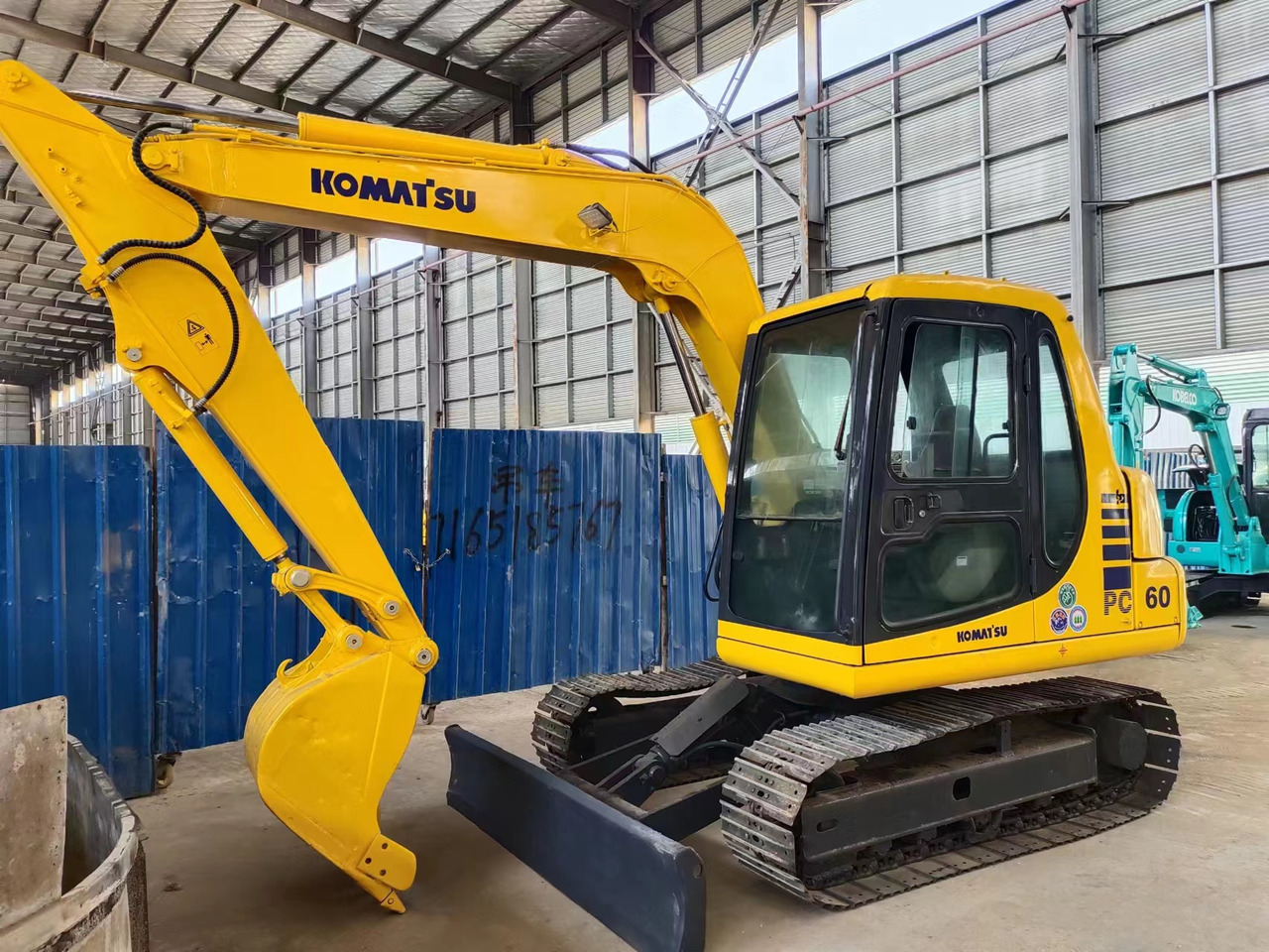 KOMATSU PC60-7 - حفار زحاف: صورة 1 KOMATSU PC60-7 - حفار زحاف: صورة 1