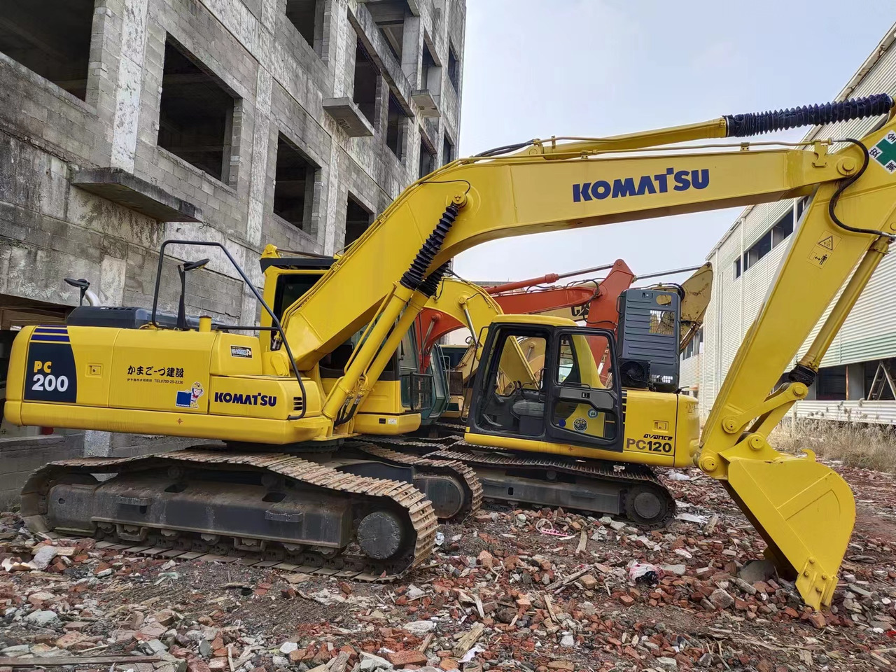 KOMATSU pc200-8 pc200 Japan made - حفار زحاف: صورة 1 KOMATSU pc200-8 pc200 Japan made - حفار زحاف: صورة 1