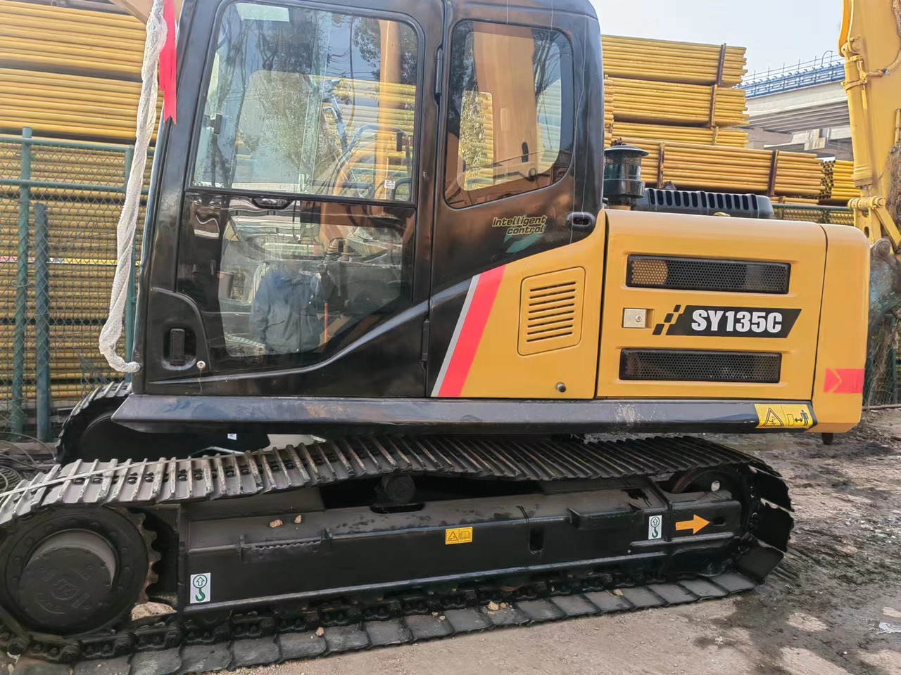 SANY SY135c - حفار زحاف: صورة 2 SANY SY135c - حفار زحاف: صورة 2