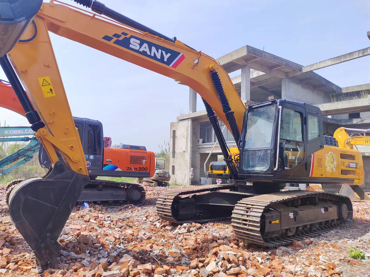 SANY SY215C - حفار زحاف: صورة 1 SANY SY215C - حفار زحاف: صورة 1