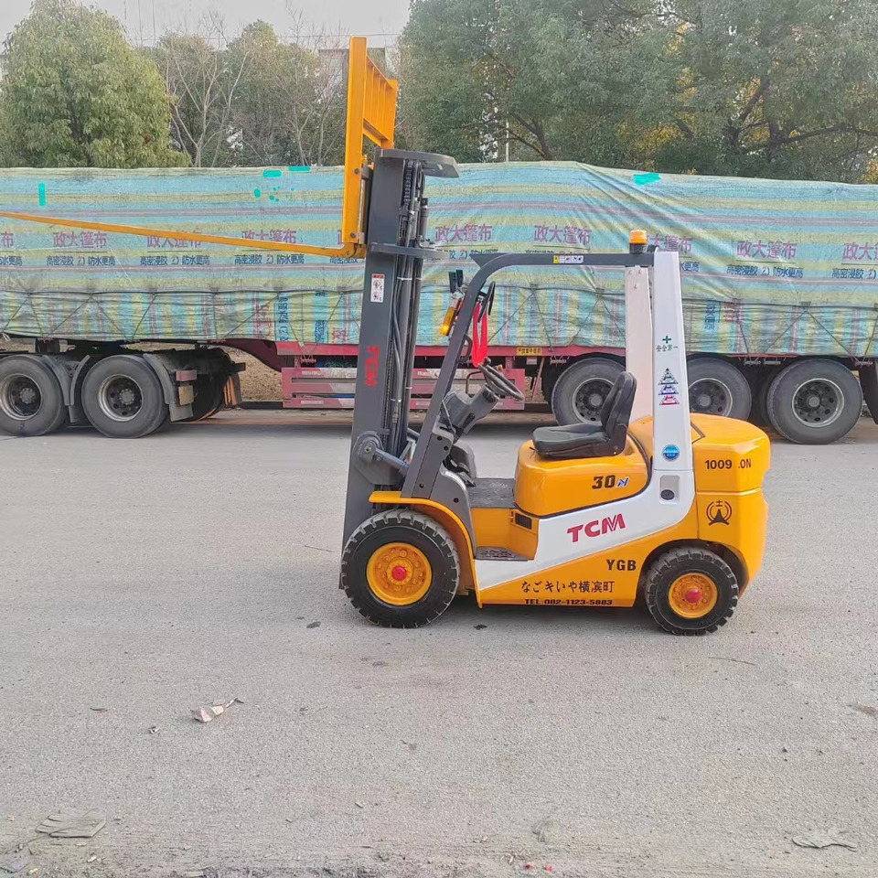 TCM FD30 diesel ISUZU engine forklift from Japan - رافعة شوكية ديزل: صورة 3 TCM FD30 diesel ISUZU engine forklift from Japan - رافعة شوكية ديزل: صورة 3
