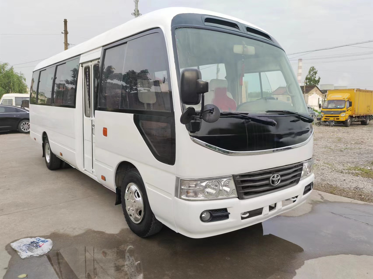 حافلة سوبربان TOYOTA Coaster bus: صورة 1