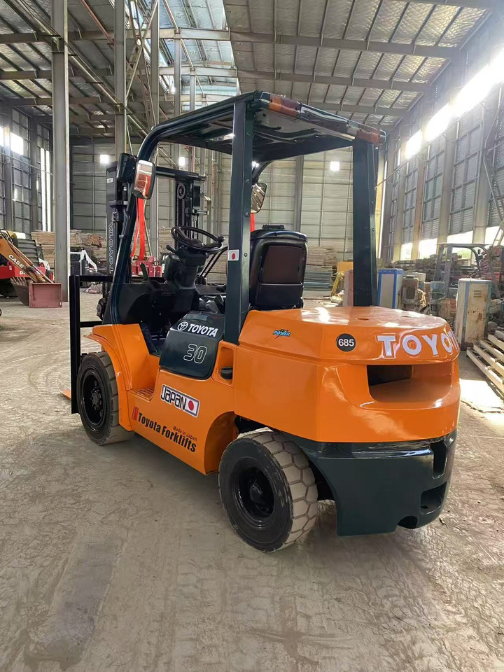 TOYOTA FD30 - رافعة شوكية ديزل: صورة 2 TOYOTA FD30 - رافعة شوكية ديزل: صورة 2