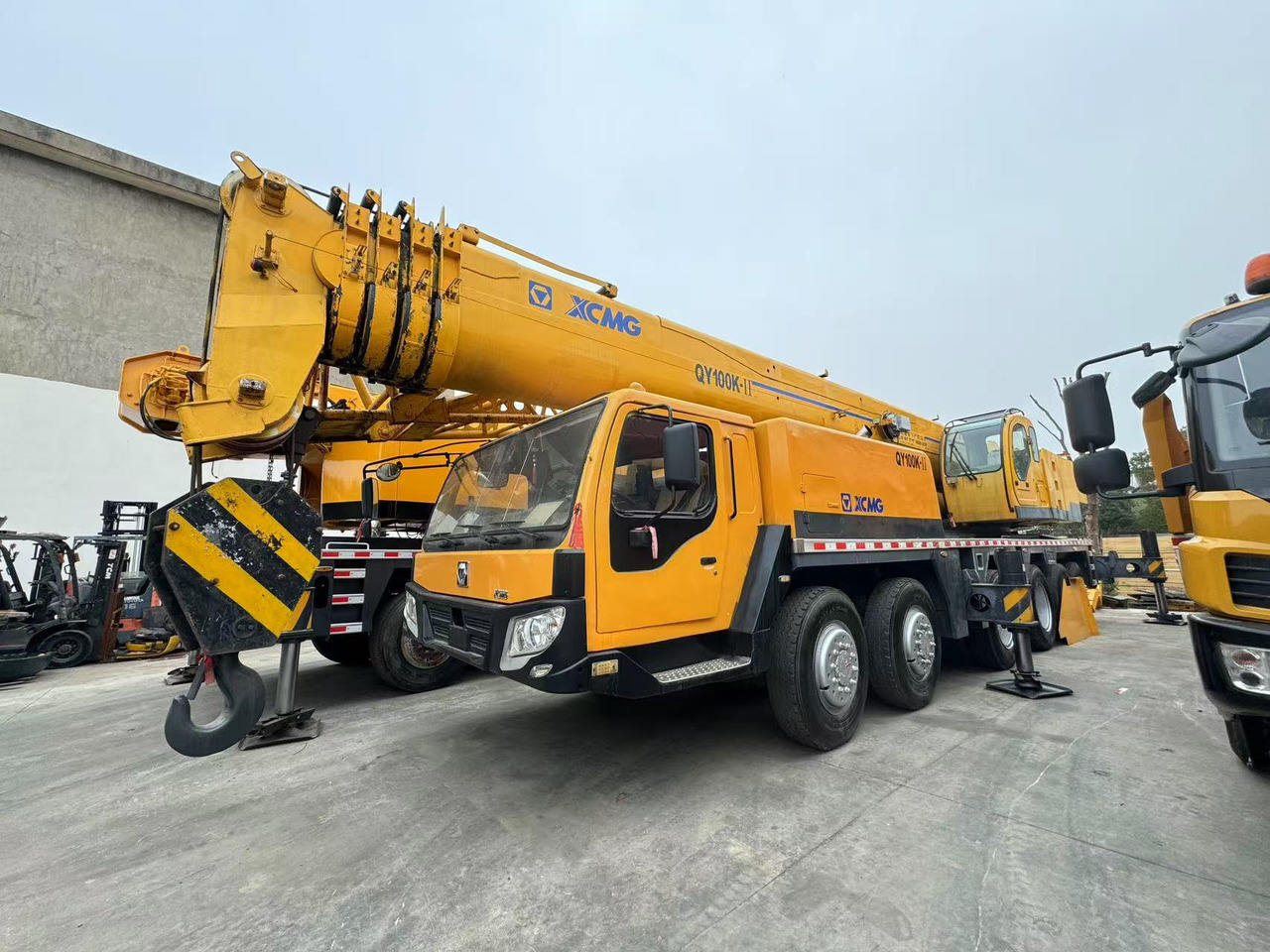 XCMG QY100K 100tons QY100K-2 - موبايل كرين: صورة 1 XCMG QY100K 100tons QY100K-2 - موبايل كرين: صورة 1