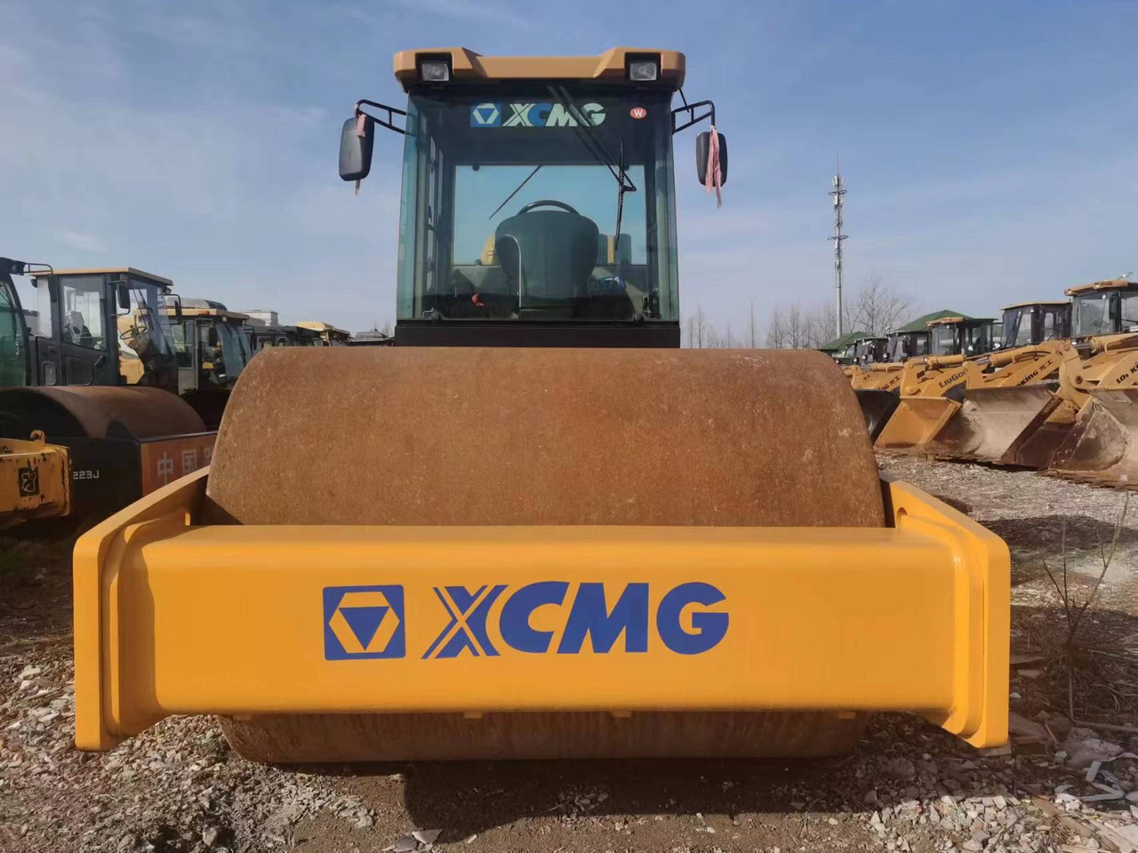 XCMG XS-263J - مدحلة ضاغطة: صورة 2 XCMG XS-263J - مدحلة ضاغطة: صورة 2