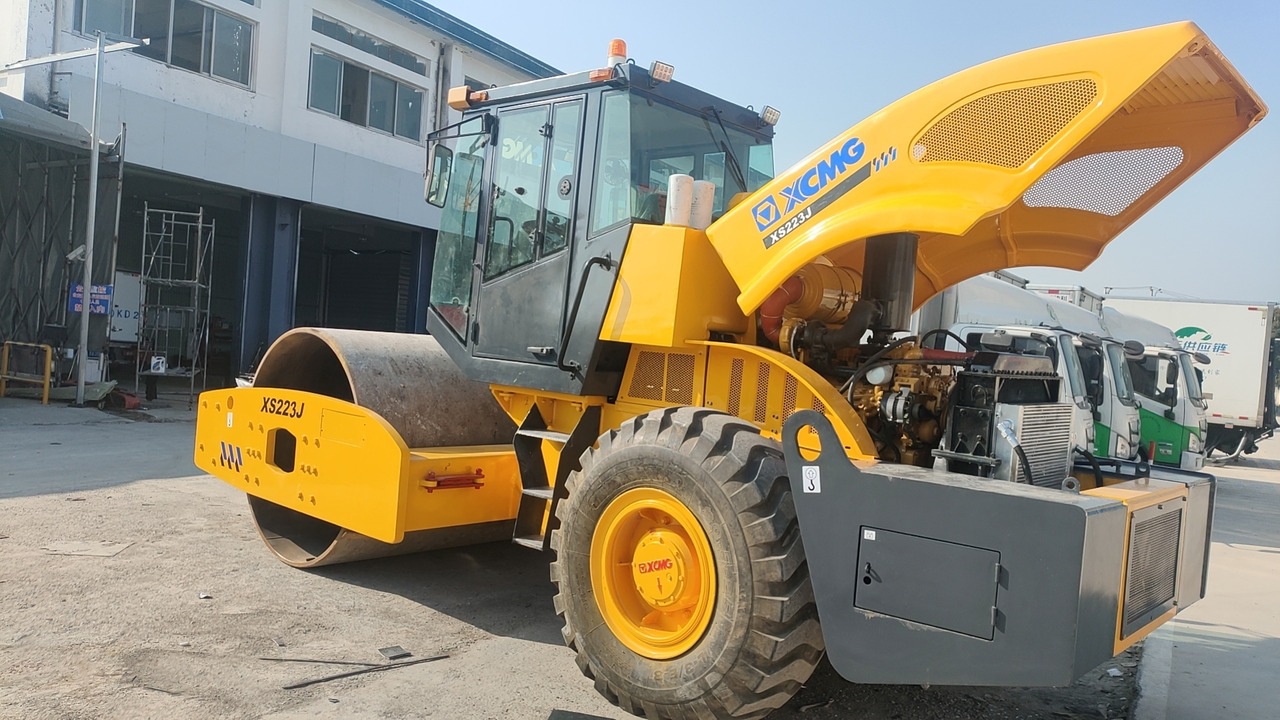XCMG XS223J - مدحلة اسفلت: صورة 4 XCMG XS223J - مدحلة اسفلت: صورة 4