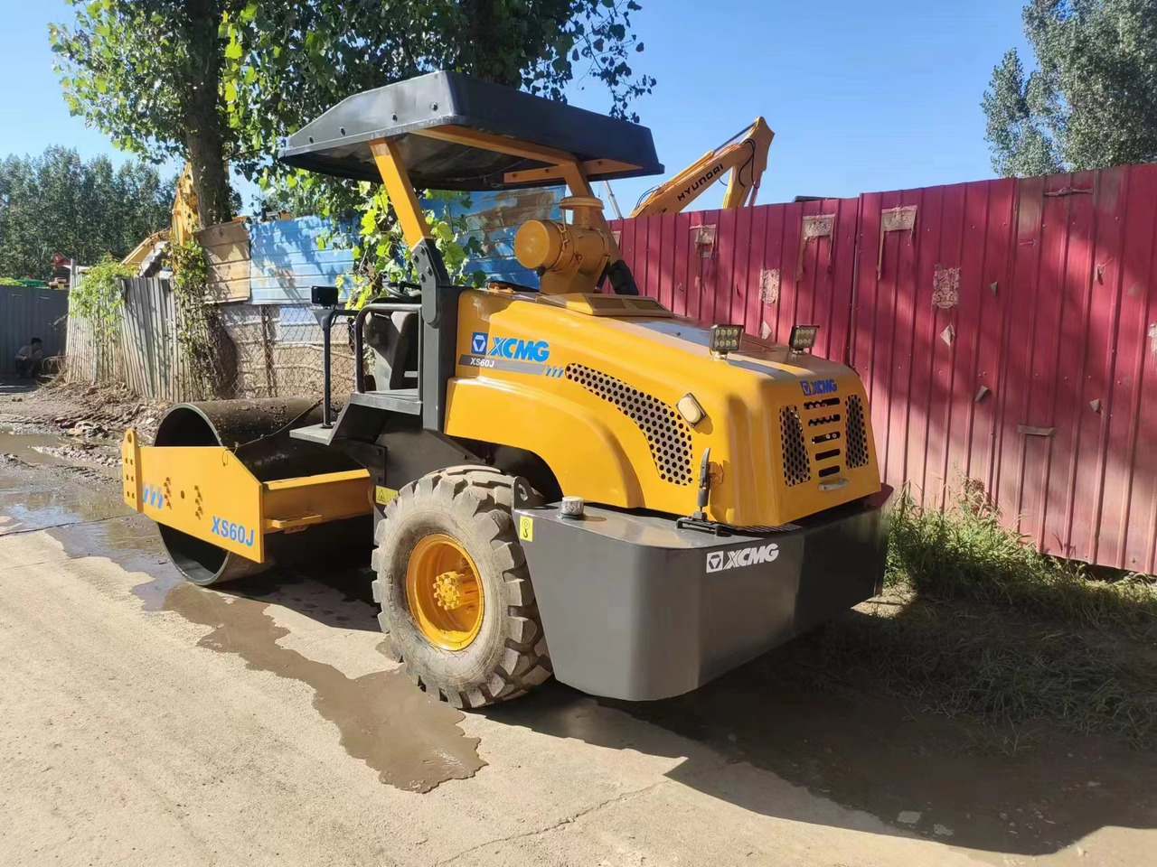 XCMG XS60J - مدحلة ضاغطة: صورة 1 XCMG XS60J - مدحلة ضاغطة: صورة 1