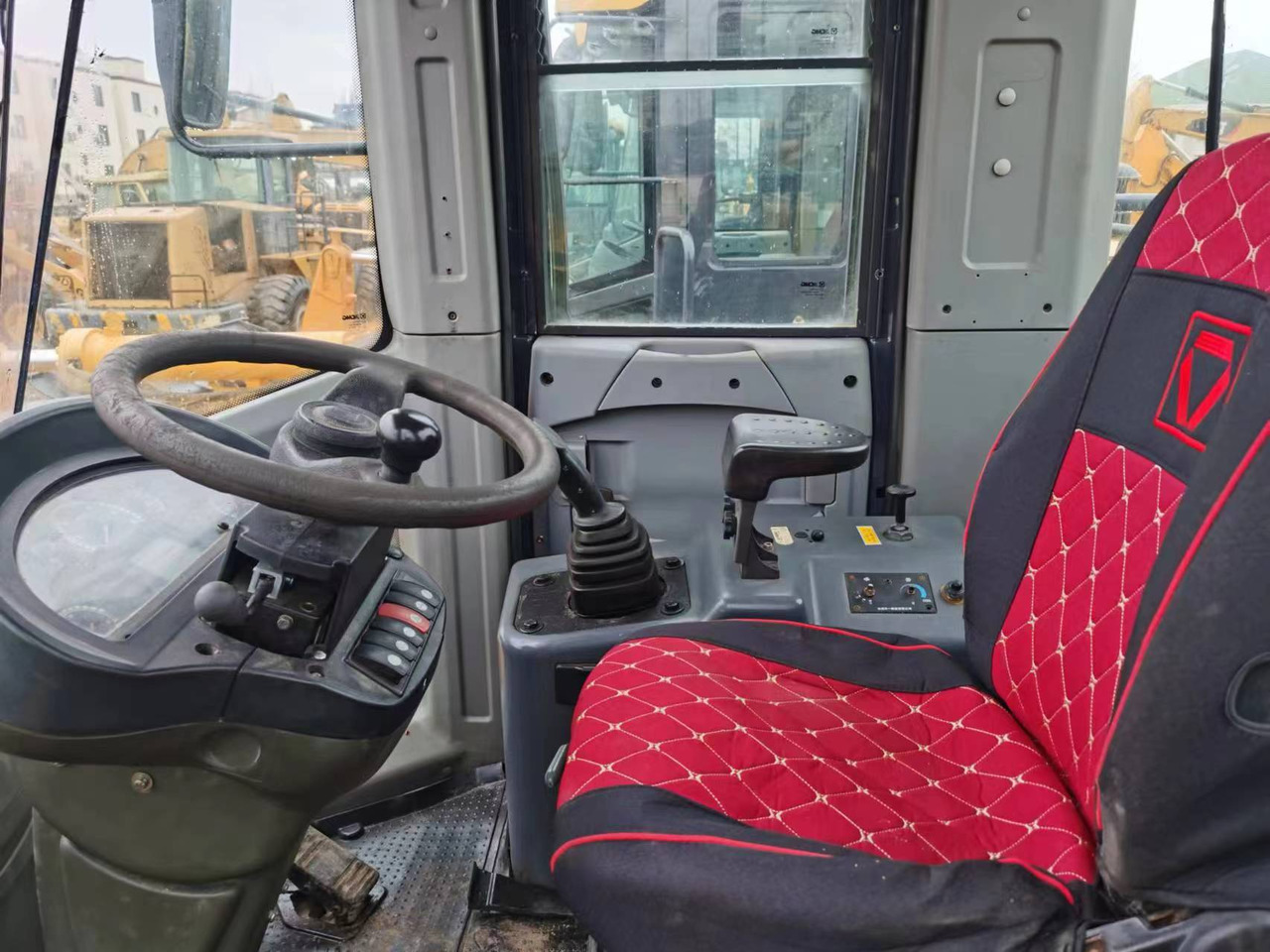 XCMG ZL50GN 95%new good condition 5Ton loader - اللودر بعجل: صورة 4 XCMG ZL50GN 95%new good condition 5Ton loader - اللودر بعجل: صورة 4