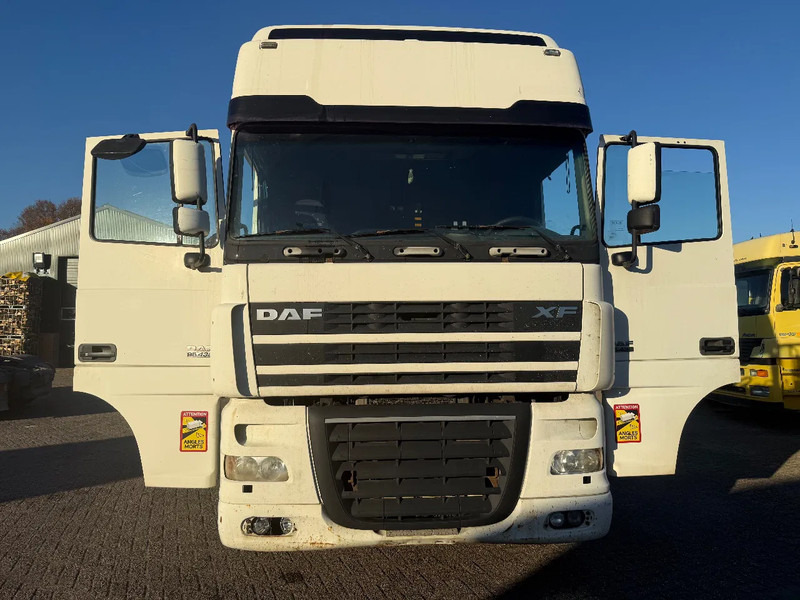 DAF XF 95.430 Tractor Unit - وحدة جر: صورة 2 DAF XF 95.430 Tractor Unit - وحدة جر: صورة 2