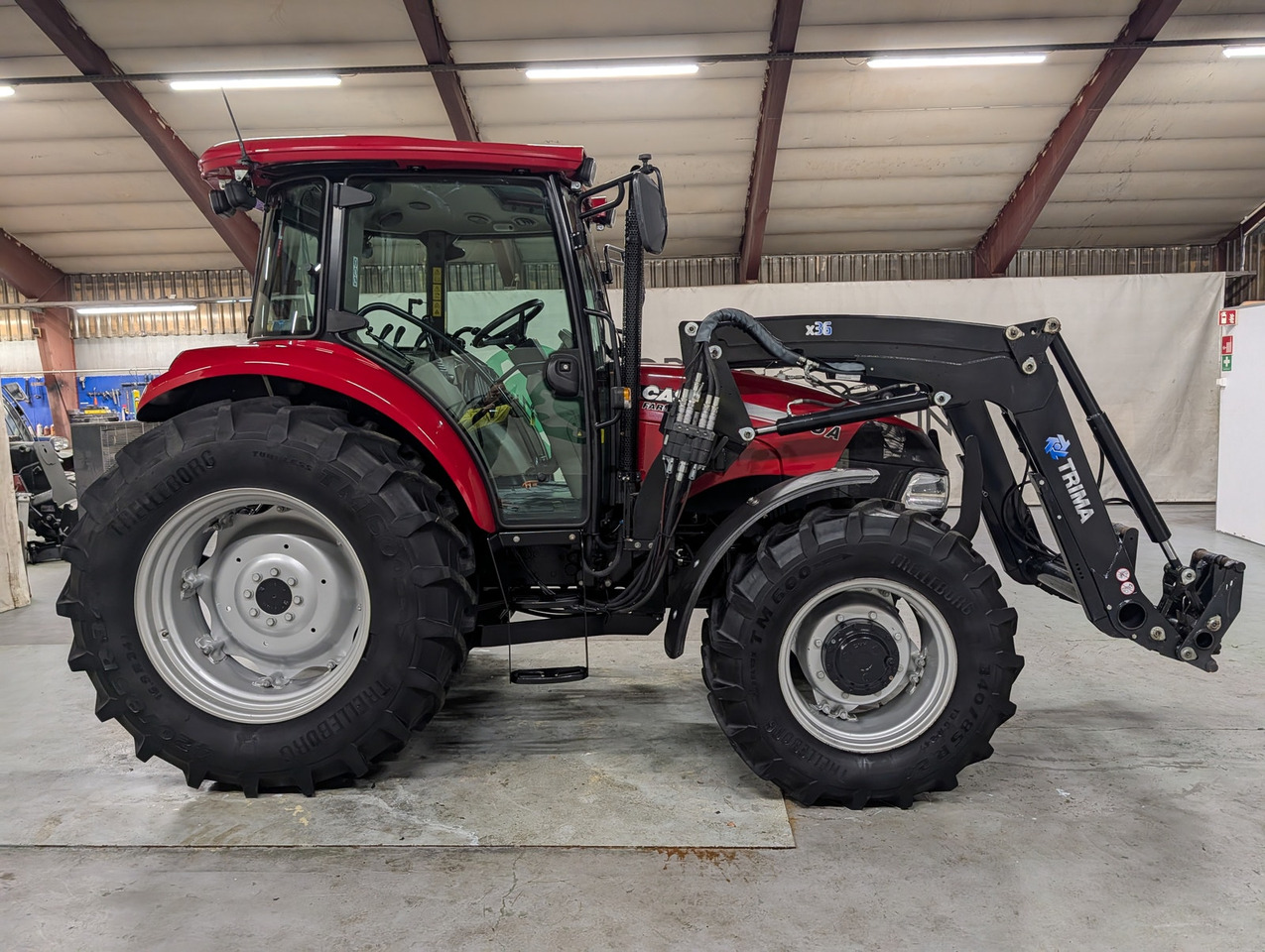 CASE IH Farmall 85A - جرار: صورة 5 CASE IH Farmall 85A - جرار: صورة 5