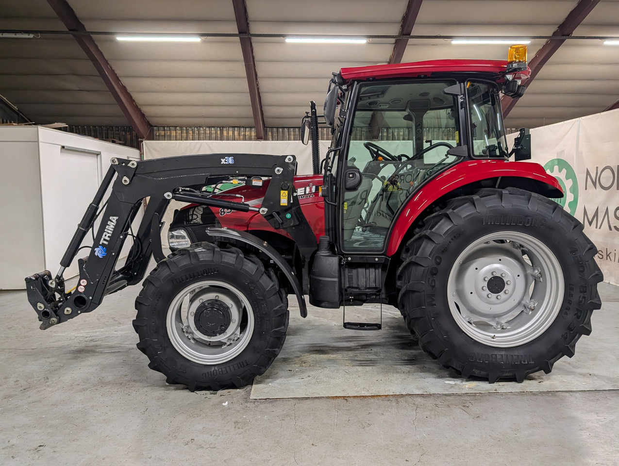 CASE IH Farmall 85A - جرار: صورة 2 CASE IH Farmall 85A - جرار: صورة 2