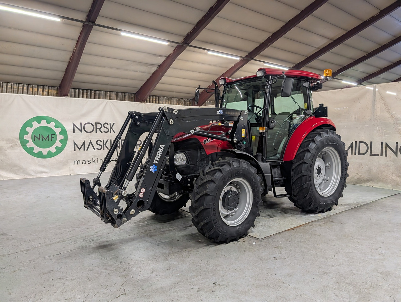 CASE IH Farmall 85A - جرار: صورة 1 CASE IH Farmall 85A - جرار: صورة 1
