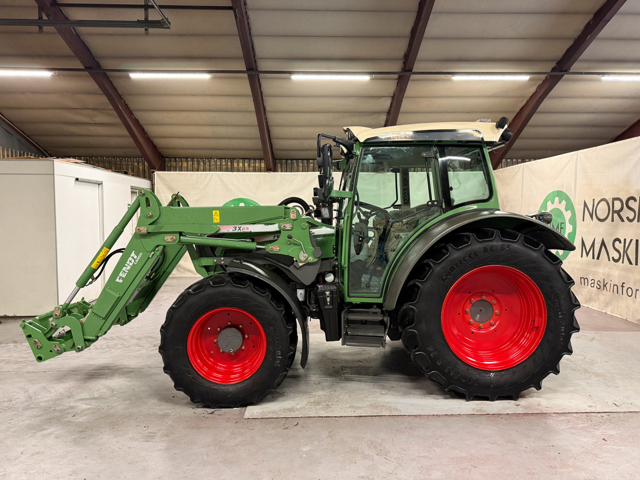 Fendt 211 Vario TMS - جرار: صورة 2 Fendt 211 Vario TMS - جرار: صورة 2