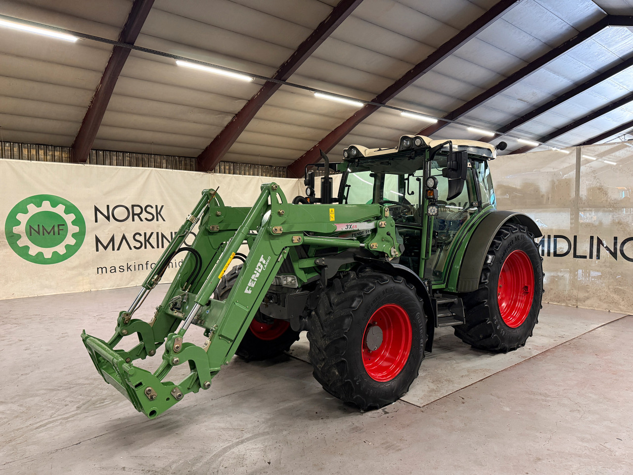 Fendt 211 Vario TMS - جرار: صورة 1 Fendt 211 Vario TMS - جرار: صورة 1