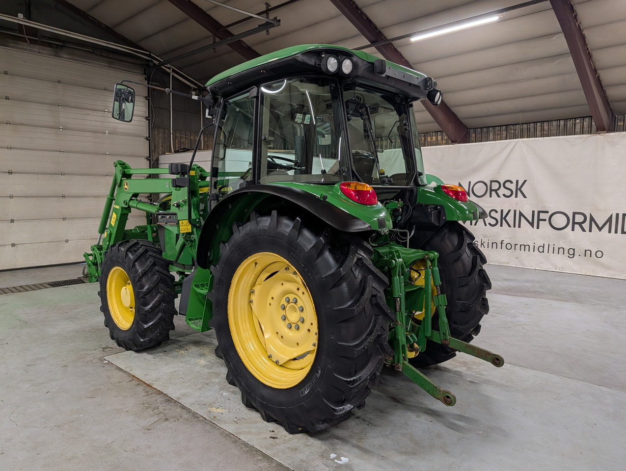 John Deere 5085M - جرار: صورة 3 John Deere 5085M - جرار: صورة 3