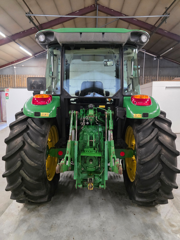John Deere 5720 - جرار: صورة 3 John Deere 5720 - جرار: صورة 3