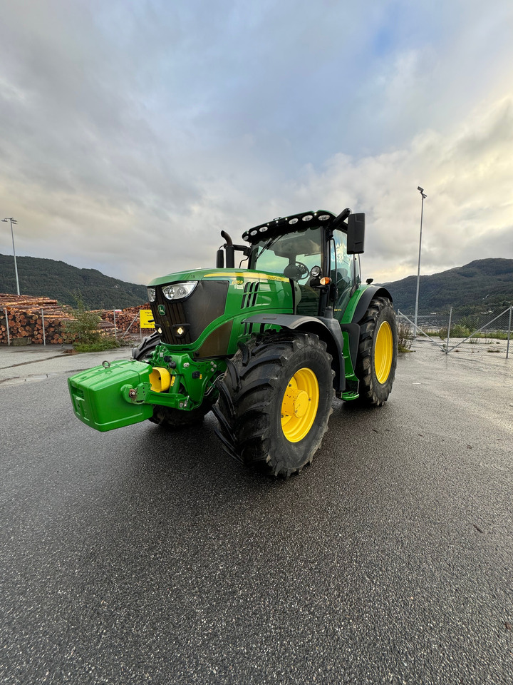 John Deere 6215R - جرار: صورة 2 John Deere 6215R - جرار: صورة 2