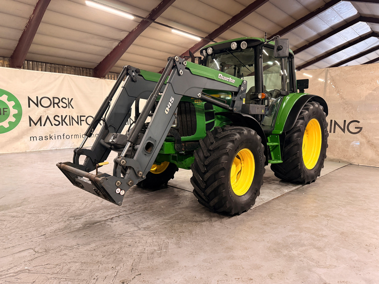 John Deere 6230 Premium - جرار: صورة 1 John Deere 6230 Premium - جرار: صورة 1
