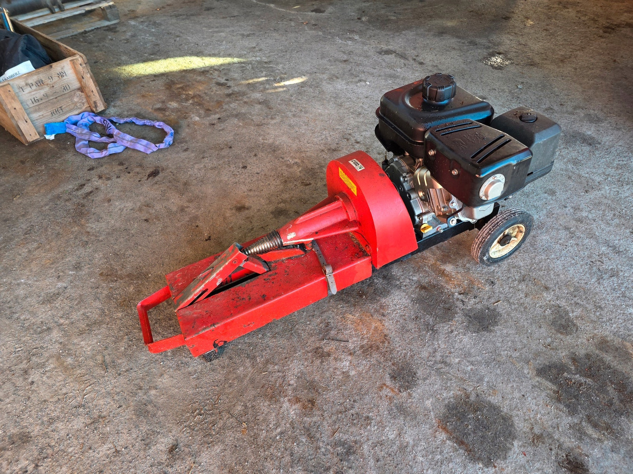 Liten Vedkløyver - آلة تقطيع الخشب: صورة 1 Liten Vedkløyver - آلة تقطيع الخشب: صورة 1