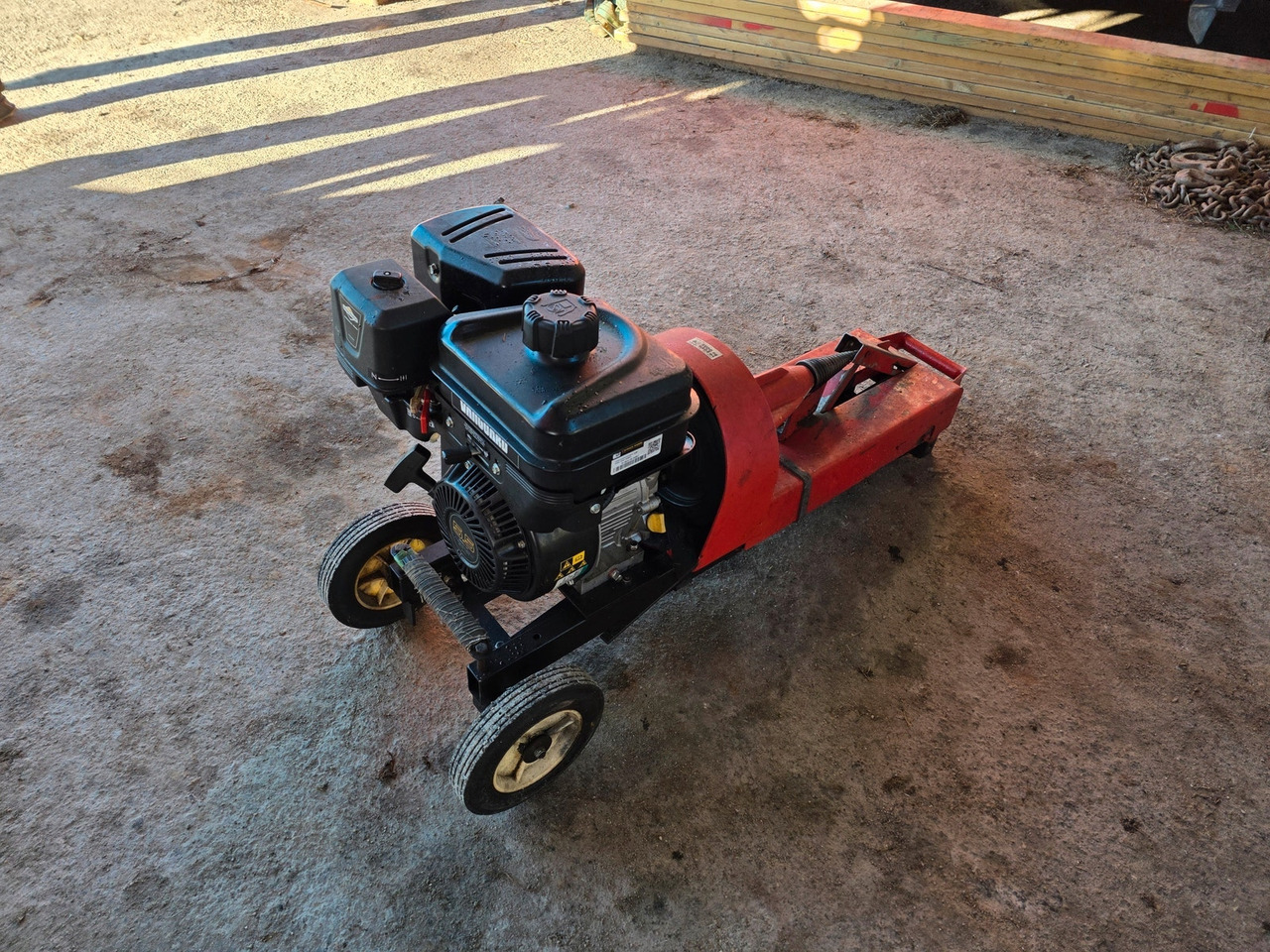 Liten Vedkløyver - آلة تقطيع الخشب: صورة 3 Liten Vedkløyver - آلة تقطيع الخشب: صورة 3