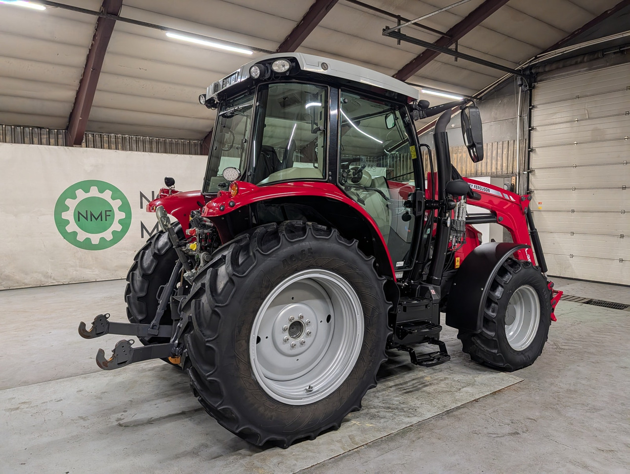 Massey Ferguson 5712S - جرار: صورة 5 Massey Ferguson 5712S - جرار: صورة 5