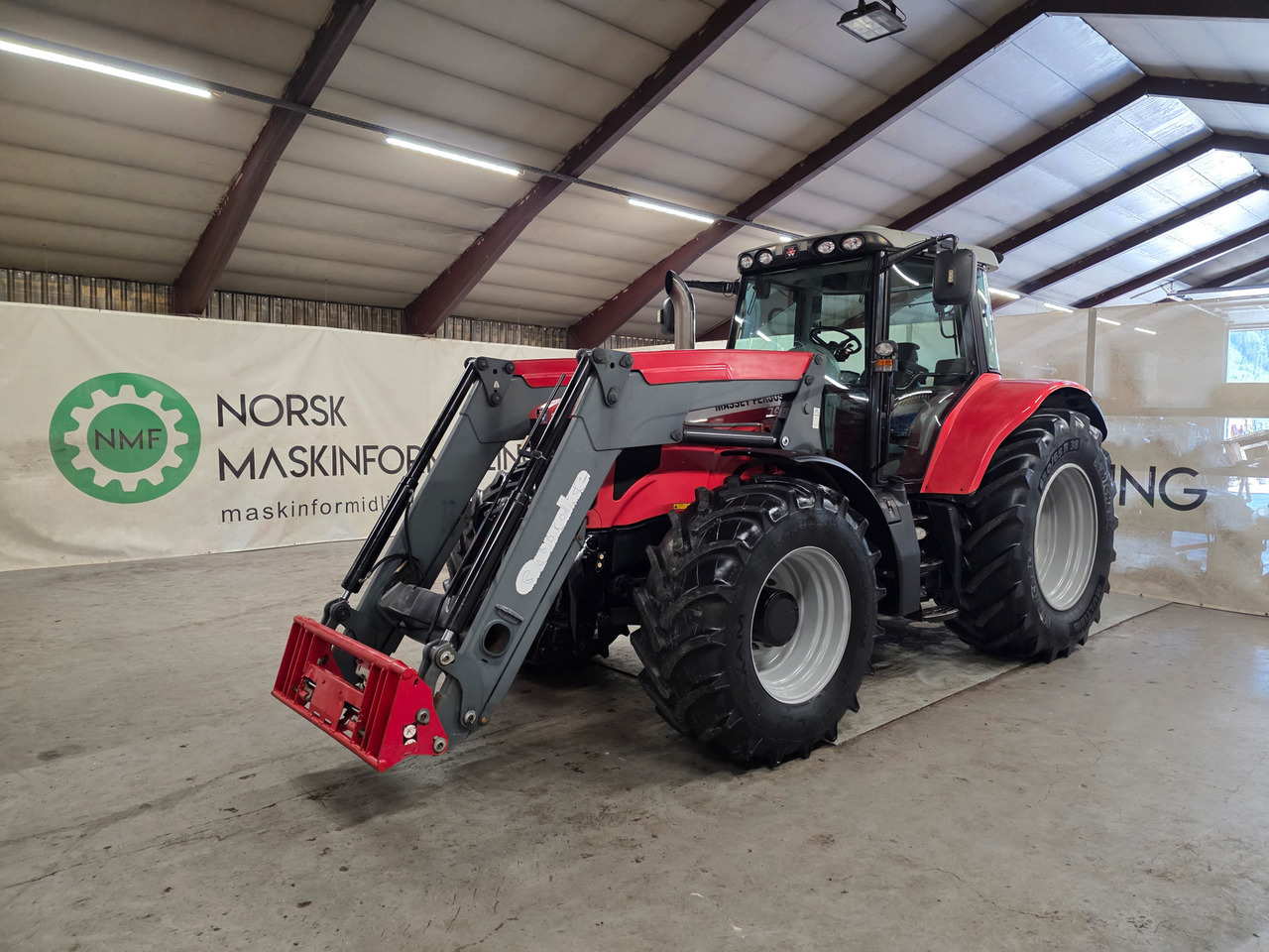 Massey Ferguson 7480 Dyna VT - جرار: صورة 1 Massey Ferguson 7480 Dyna VT - جرار: صورة 1