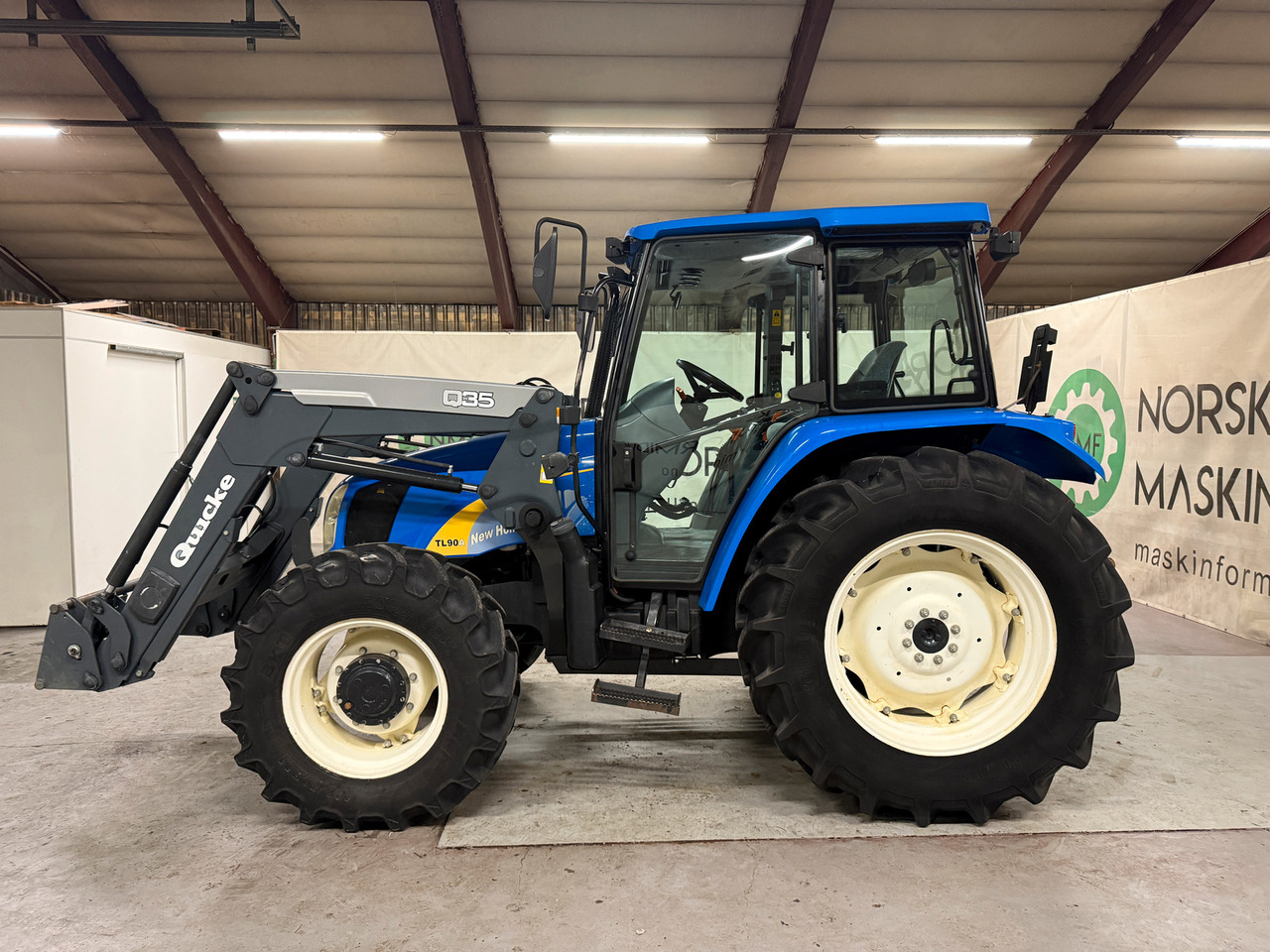 New Holland TL90 - جرار: صورة 2 New Holland TL90 - جرار: صورة 2