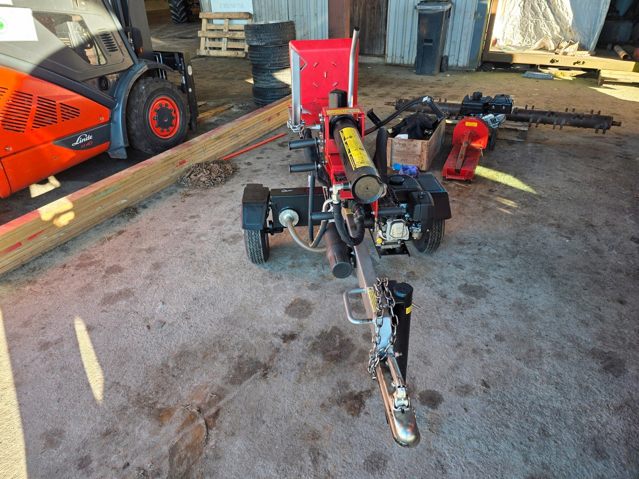 Vedkløyver med hengerfeste til bil - آلة تقطيع الخشب: صورة 2 Vedkløyver med hengerfeste til bil - آلة تقطيع الخشب: صورة 2