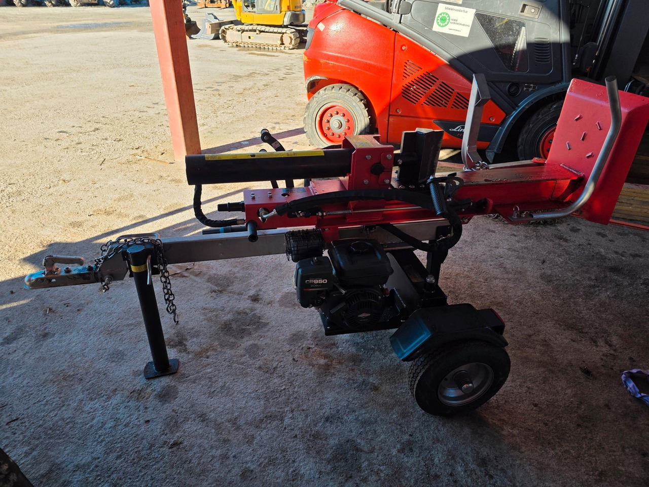 Vedkløyver med hengerfeste til bil - آلة تقطيع الخشب: صورة 4 Vedkløyver med hengerfeste til bil - آلة تقطيع الخشب: صورة 4