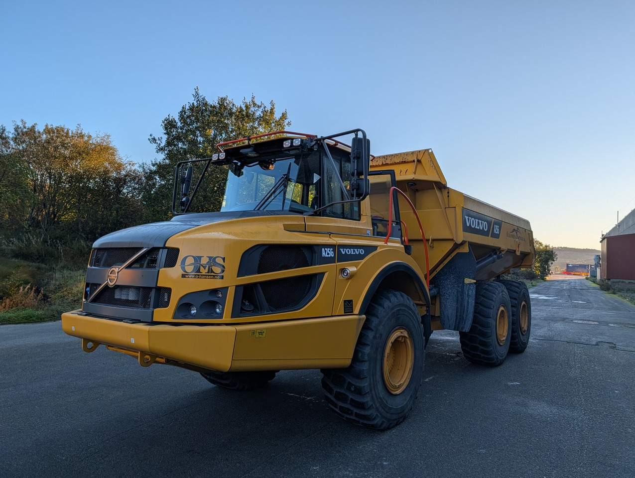 Volvo A25G på hvite skilt - شاحنة قلاب مفصلية: صورة 1 Volvo A25G på hvite skilt - شاحنة قلاب مفصلية: صورة 1