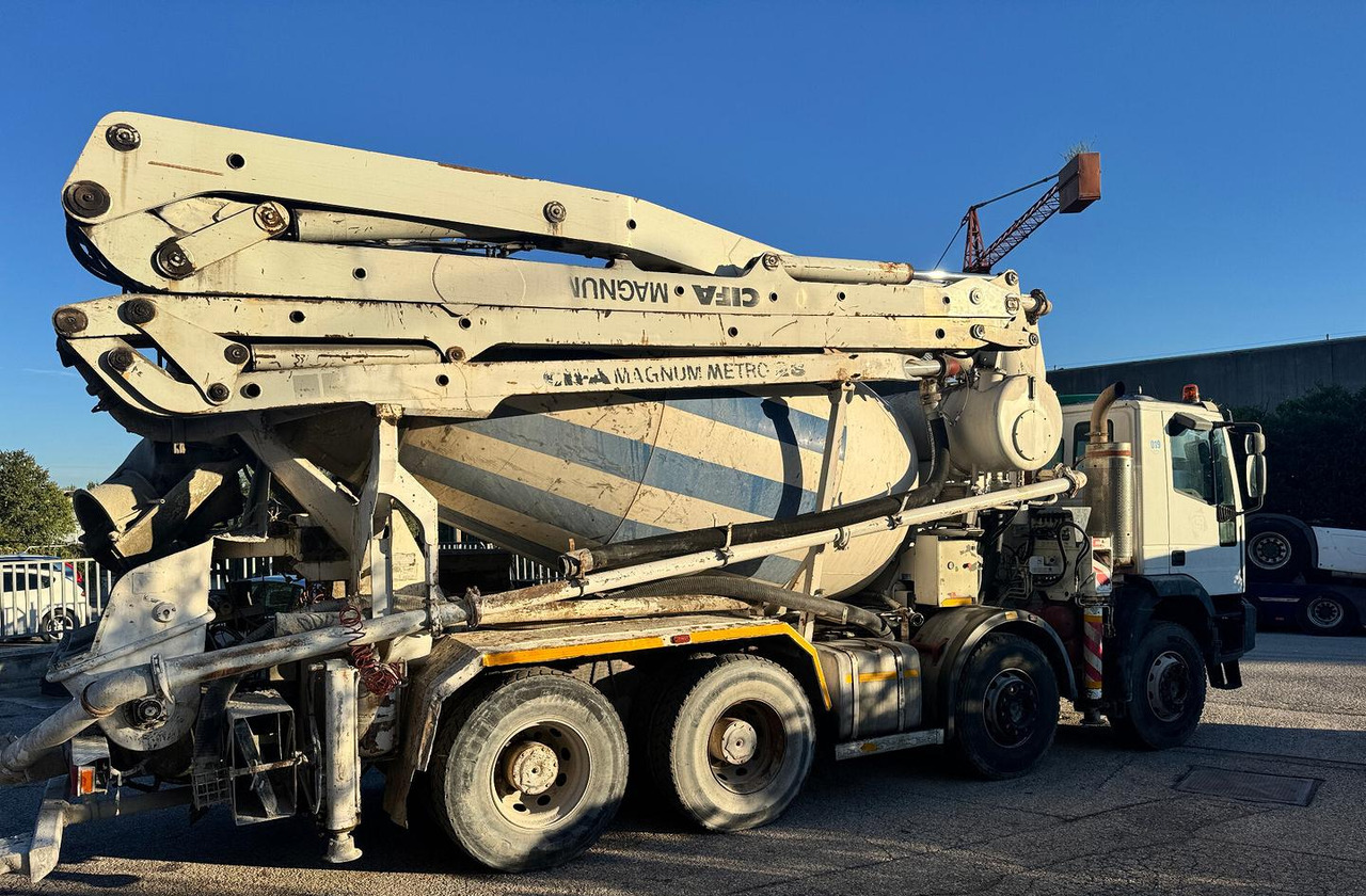 Betonpompa CIFA Iveco Trakker 410E44 - خلاطة مع مضخة: صورة 4 Betonpompa CIFA Iveco Trakker 410E44 - خلاطة مع مضخة: صورة 4